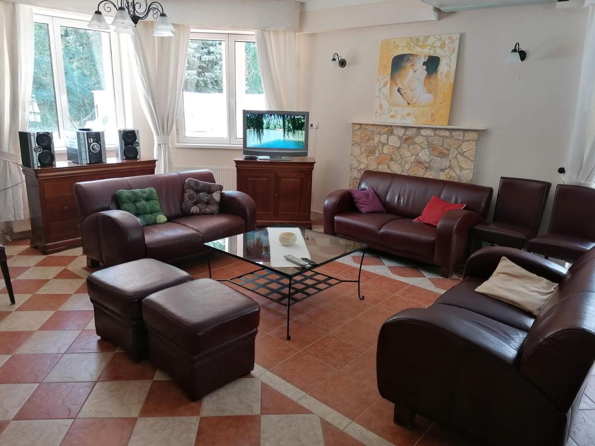 Staff House Отель типа 